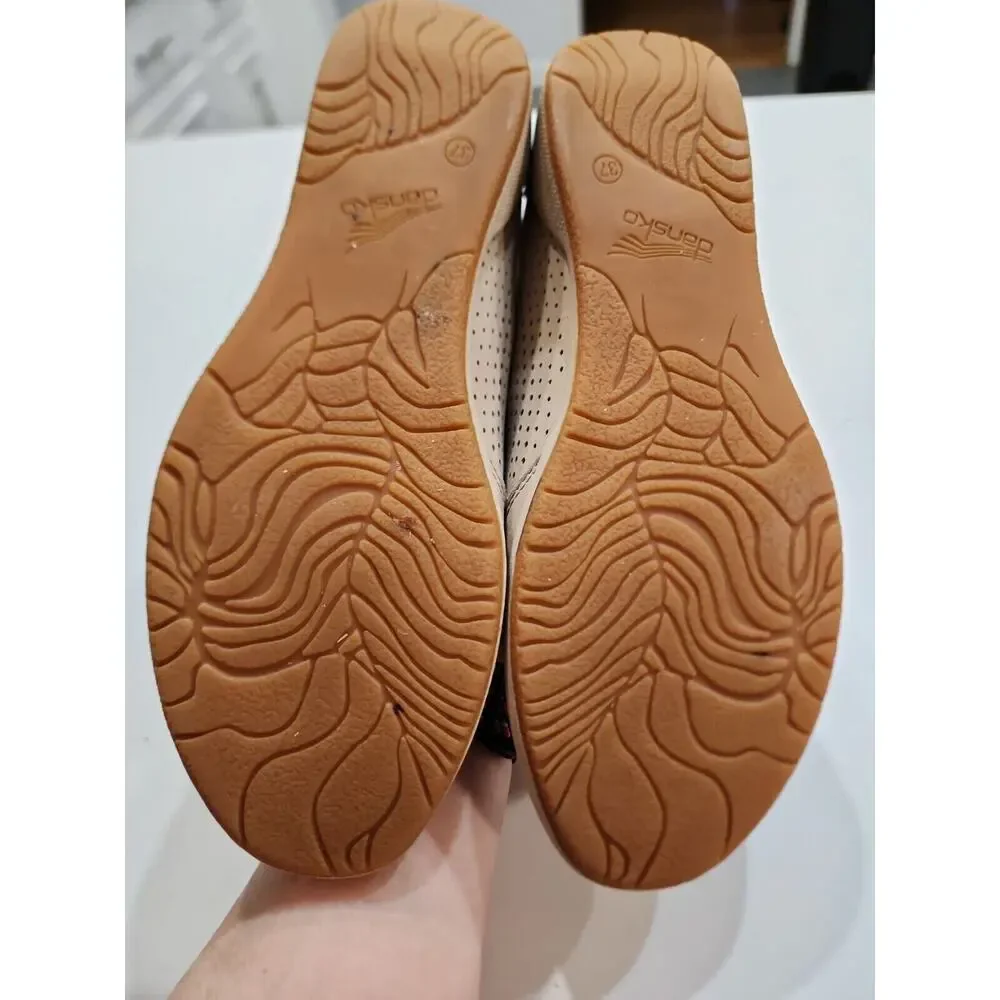 Dansko Odina Women’s Shoes Size 37 / US 6.5-7 Beige Slip On Loafers